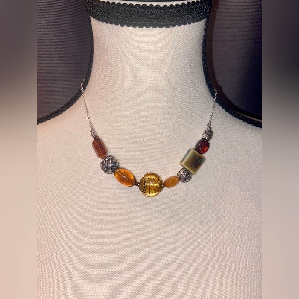 Women’s silver chain‎ large earthy stones beads with silver beads